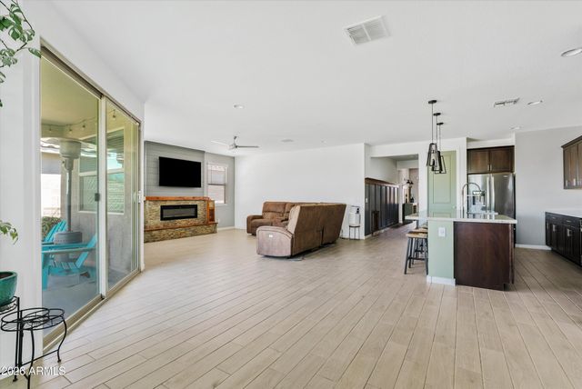 37046 N ANDRAVIDA Drive, San Tan Valley, AZ 85140