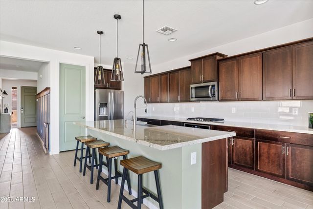 37046 N ANDRAVIDA Drive, San Tan Valley, AZ 85140