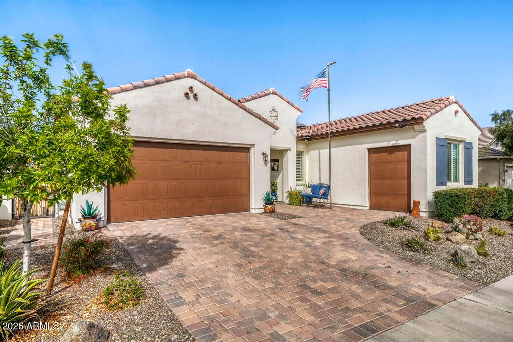 20516 W COLLEGE Drive, Buckeye, AZ 85396 — photo 2