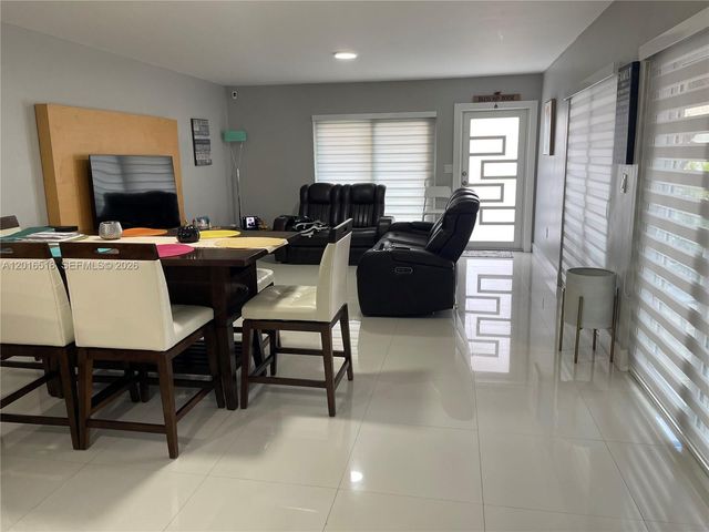 14356 SW 96th Ter, Miami, FL 33186