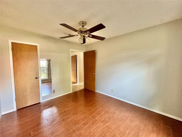 912 S 21st Street, Nederland, TX 77627