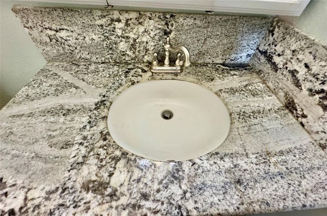 912 S 21st Street, Nederland, TX 77627