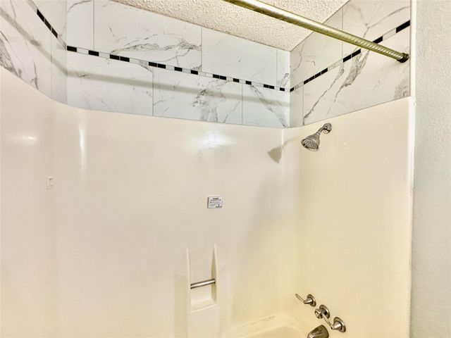 912 S 21st Street, Nederland, TX 77627