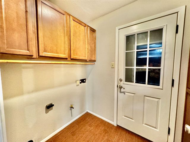 912 S 21st Street, Nederland, TX 77627