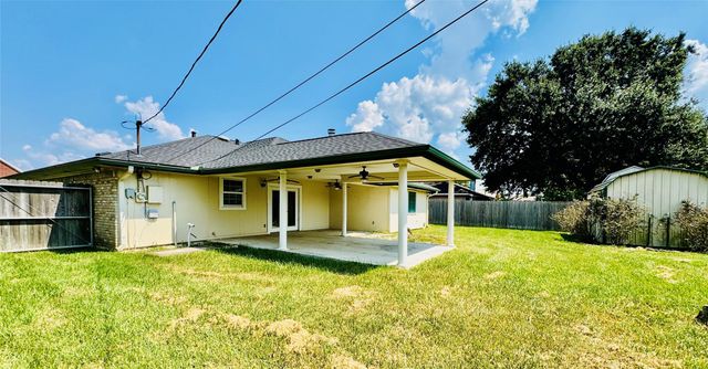 912 S 21st Street, Nederland, TX 77627