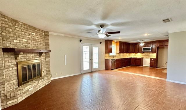 912 S 21st Street, Nederland, TX 77627