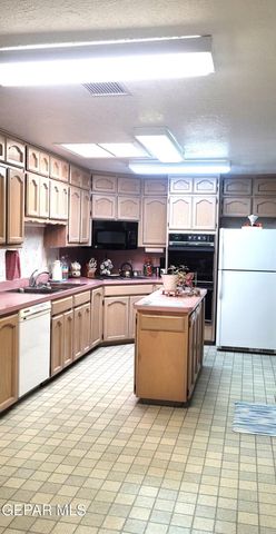3104 Stone Edge Road, El Paso, TX 79904
