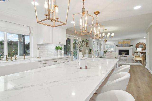 484 El Pintado Rd, Danville, CA 94526