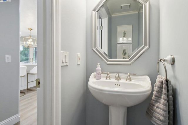 484 El Pintado Rd, Danville, CA 94526