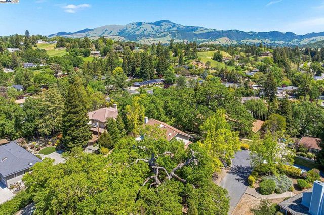 484 El Pintado Rd, Danville, CA 94526