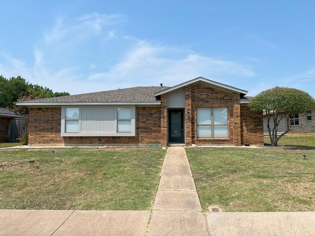 1741 Clarendon Drive, Lewisville, TX 75067