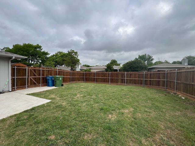 1741 Clarendon Drive, Lewisville, TX 75067