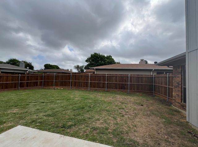 1741 Clarendon Drive, Lewisville, TX 75067