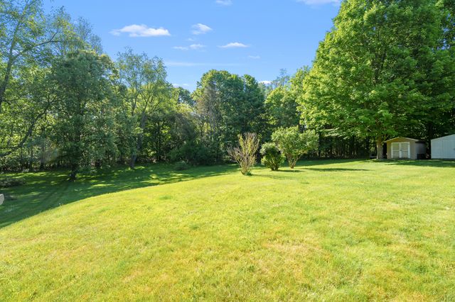 5943 S 6th Street, Kalamazoo, MI 49009