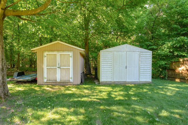 5943 S 6th Street, Kalamazoo, MI 49009