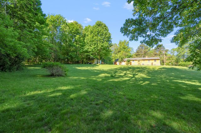 5943 S 6th Street, Kalamazoo, MI 49009