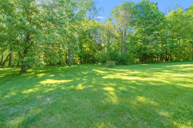 5943 S 6th Street, Kalamazoo, MI 49009