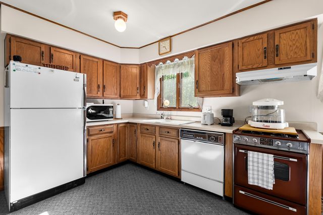 5943 S 6th Street, Kalamazoo, MI 49009