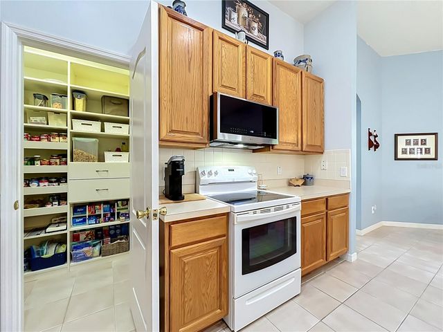 3365 STERLING LAKE CIRCLE, Oviedo, FL 32765