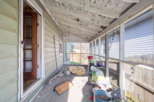 1329 Hixson Avenue, Hixson, TN 37343