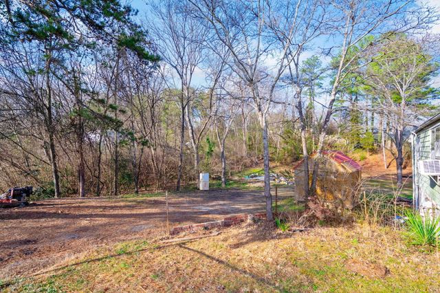 1329 Hixson Avenue, Hixson, TN 37343