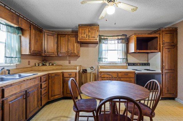 1329 Hixson Avenue, Hixson, TN 37343