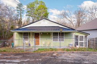 1329 Hixson Avenue, Hixson, TN 37343