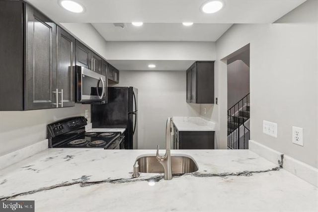 9861 LAKE SHORE DR, Gaithersburg, MD 20886