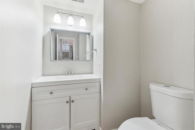 9861 LAKE SHORE DR, Gaithersburg, MD 20886