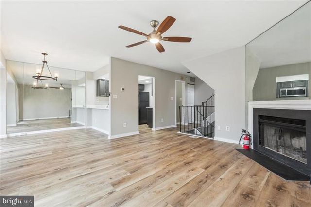 9861 LAKE SHORE DR, Gaithersburg, MD 20886
