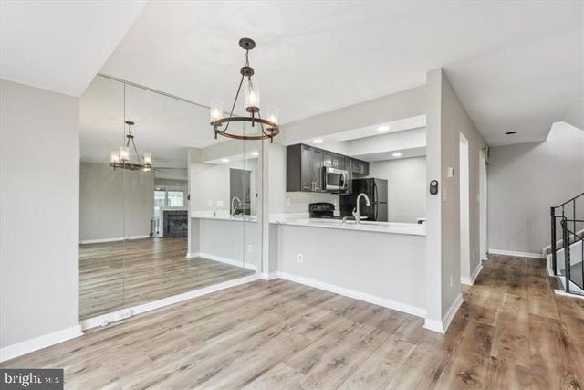 9861 LAKE SHORE DR, Gaithersburg, MD 20886