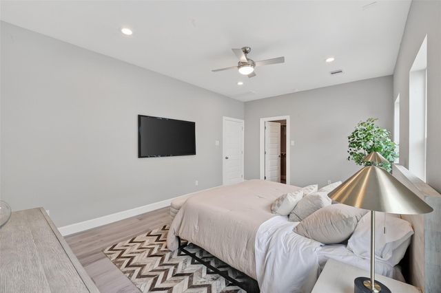1122 W 16th Street D, Houston, TX 77008