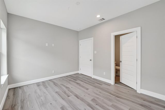 1122 W 16th Street D, Houston, TX 77008