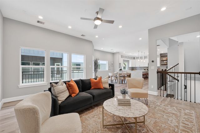 1122 W 16th Street D, Houston, TX 77008