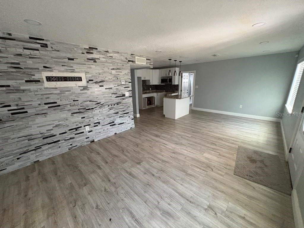 Image 4 of property listing at 3206 E EMMA STREET, Tampa, FL 33610