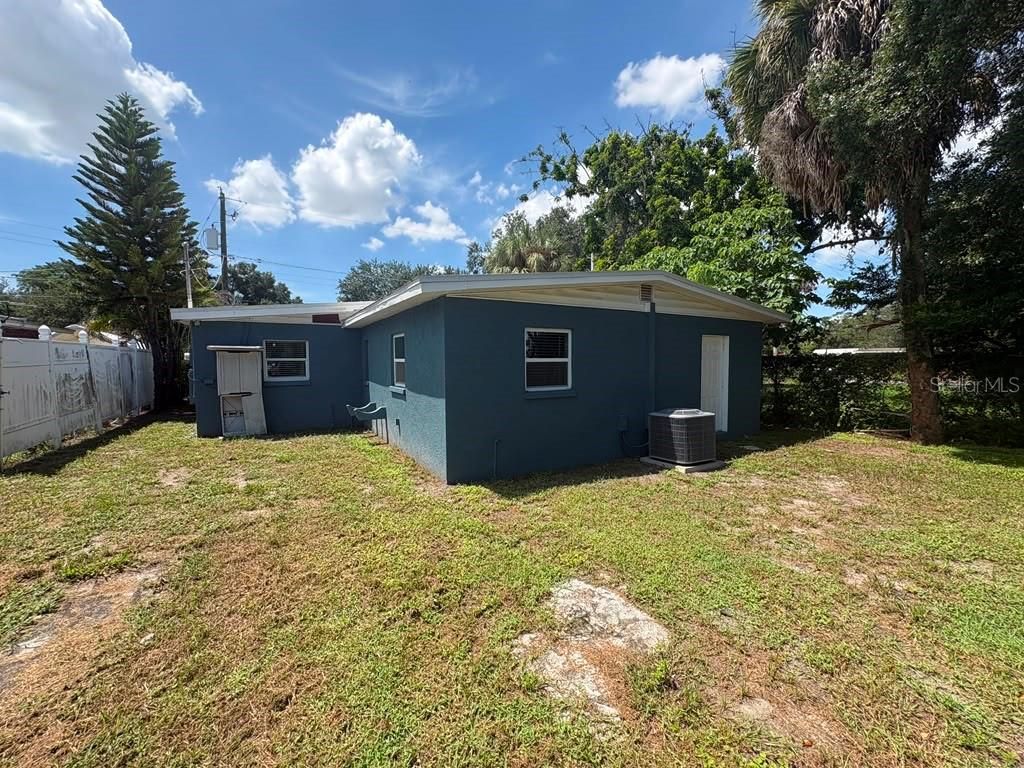 Image 9 of property listing at 3206 E EMMA STREET, Tampa, FL 33610