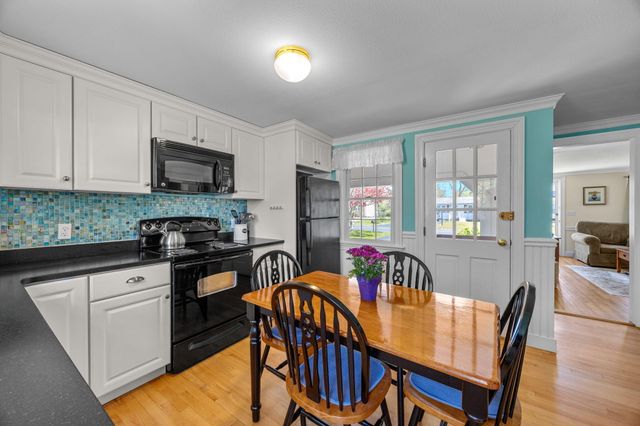 55 Scholl Avenue, West Yarmouth, MA 02673