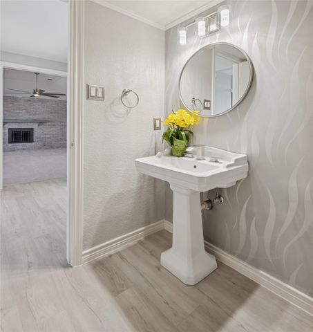 3804 Ashbury Lane, Bedford, TX 76021