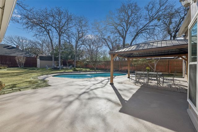 3804 Ashbury Lane, Bedford, TX 76021