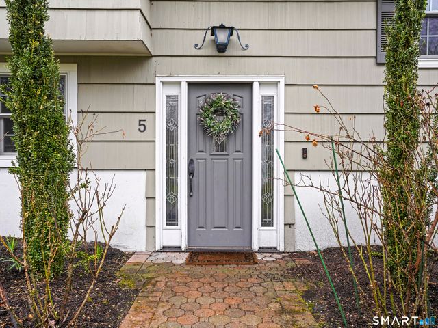 5 Dorset Road, Norwalk, CT 06851