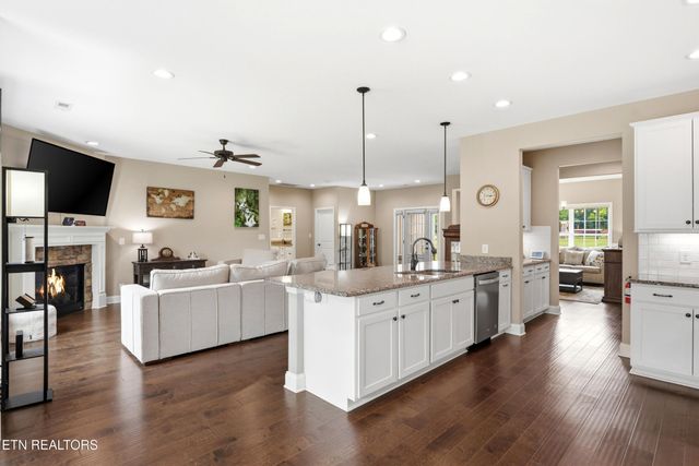 1290 Harrison Rd, Lenoir City, TN 37771
