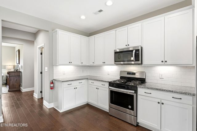 1290 Harrison Rd, Lenoir City, TN 37771