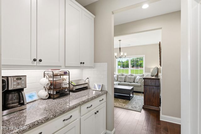 1290 Harrison Rd, Lenoir City, TN 37771