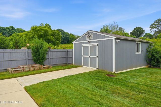 1290 Harrison Rd, Lenoir City, TN 37771