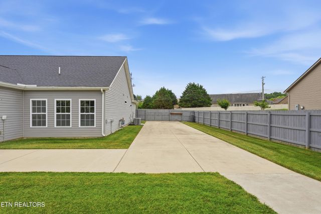 1290 Harrison Rd, Lenoir City, TN 37771