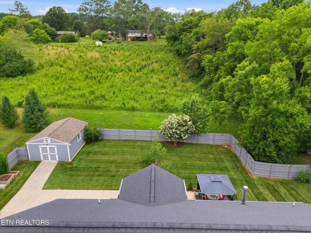 1290 Harrison Rd, Lenoir City, TN 37771