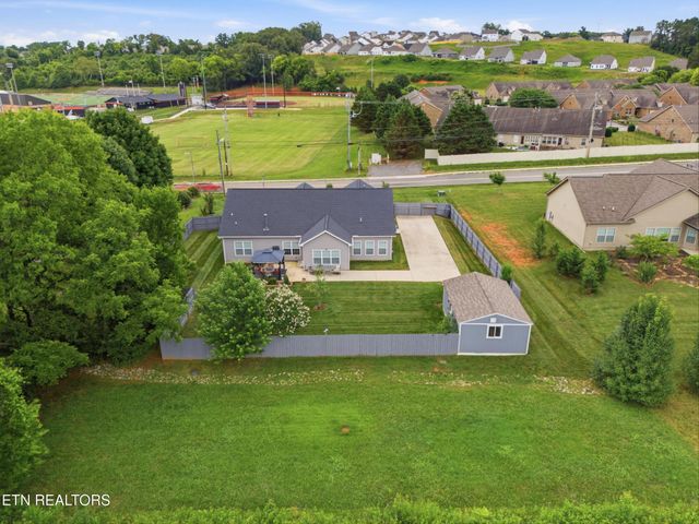 1290 Harrison Rd, Lenoir City, TN 37771
