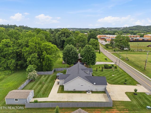 1290 Harrison Rd, Lenoir City, TN 37771