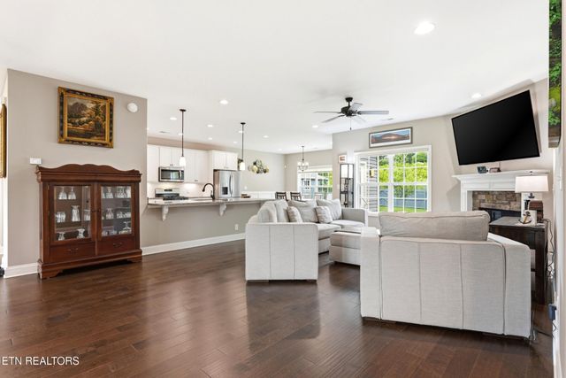 1290 Harrison Rd, Lenoir City, TN 37771