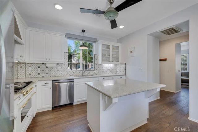 2866 Echo Springs, Corona, CA 92883